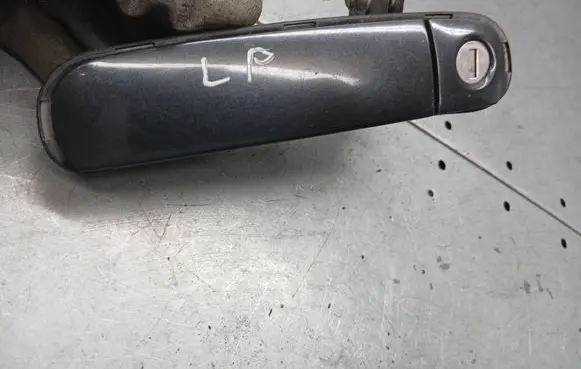 Audi A6 S6 C5 4B Front door exterior handle
