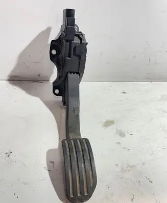 Volvo V70 Accelerator throttle pedal 31329058 6PV01083401 C95YE01