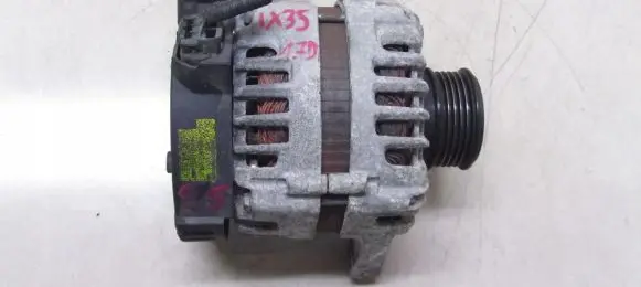 Hyundai ix35 Generator/alternator 373002A650