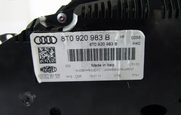 Audi A5 8T 8F Speedometer (instrument cluster) 8T0920983B