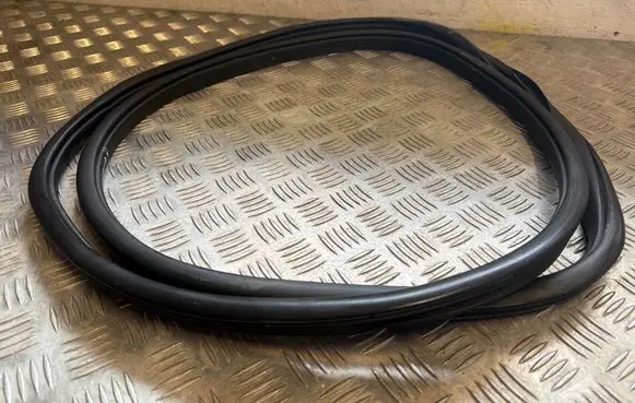 Honda CR-V Rubber seal front door (on door) 