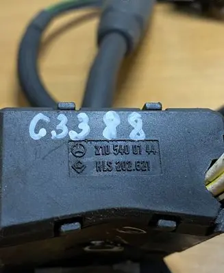 Mercedes-Benz E W210 Wiper speed switch 2105400144 C3388