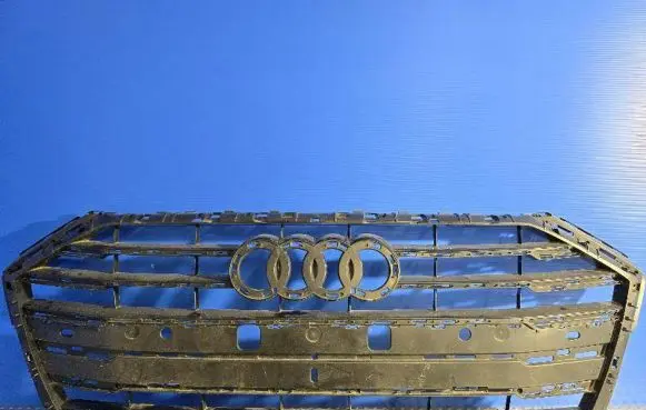 Audi A8 S8 D5 Front grill 4N0853651C