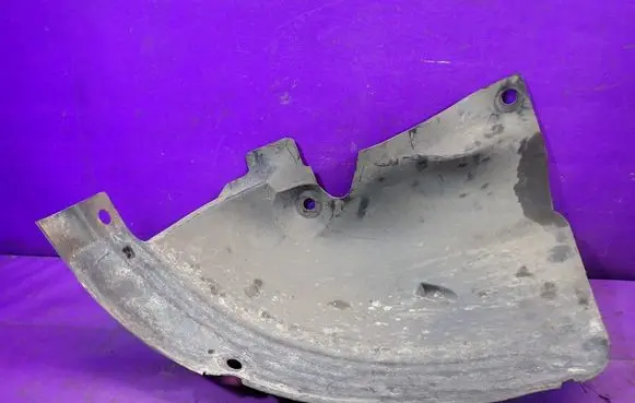 Renault Clio III Front arch 