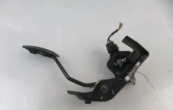 Toyota Avensis T250 Accelerator throttle pedal
