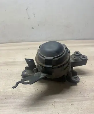Toyota Yaris Engine mount bracket Fcd500
