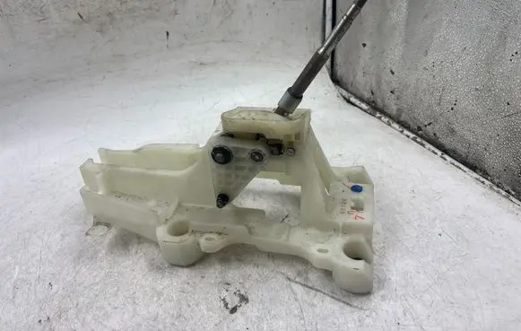 Mitsubishi Lancer X Gear shifter/selector 