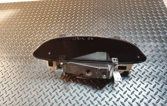 Toyota Yaris Speedometer (instrument cluster) 838000D661 MB4573003900