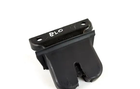 Audi A3 S3 8L Tailgate/trunk/boot lock/catch/latch 8L0827505E