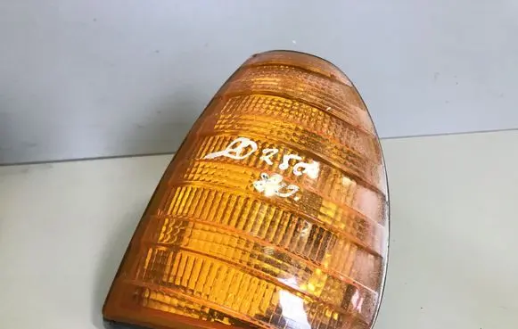 Mercedes-Benz W123 Front indicator light