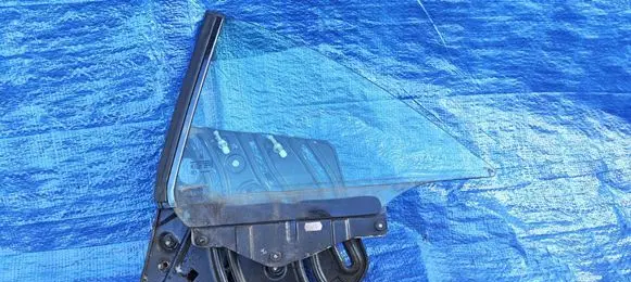 Mercedes-Benz SL R230 Rear door window glass