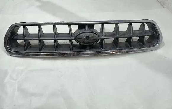 Subaru Outback Front bumper upper radiator grill 