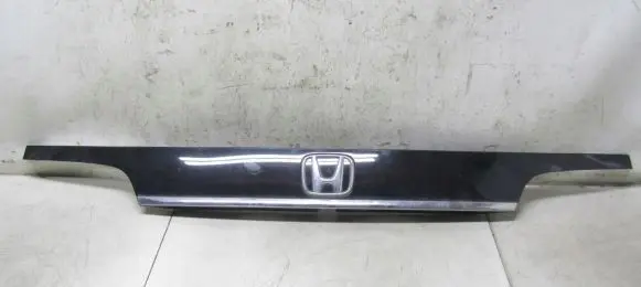 Honda CR-V Rear light center trim bar blend 