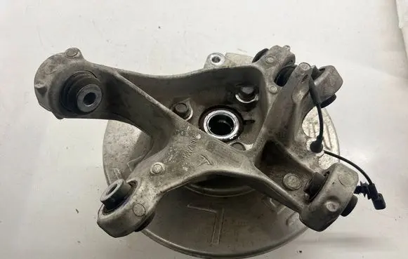 Tesla Model 3 Rear wheel hub 104441100F 1044665C