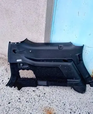 Ford Galaxy Tailgate/trunk side cover trim