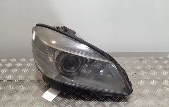 Mercedes-Benz C W205 Headlight/headlamp A2048203061