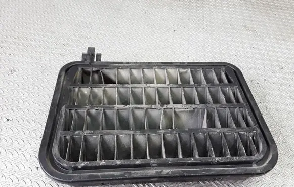 Mercedes-Benz S W220 Quarter panel pressure vent 1408300042
