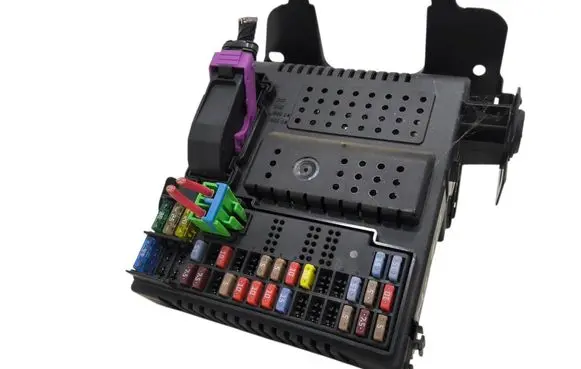 Volvo XC90 Fuse module 28087582