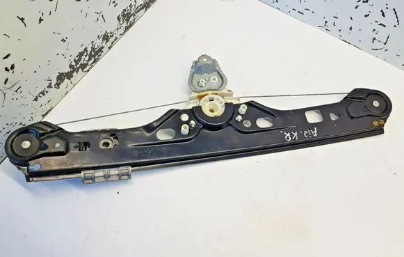 Mercedes-Benz C AMG W203 Rear window lifting mechanism without motor LH997256 nr3485