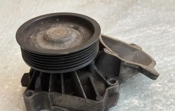 BMW 5 E60 E61 Water pump 7790045 4090790 409079