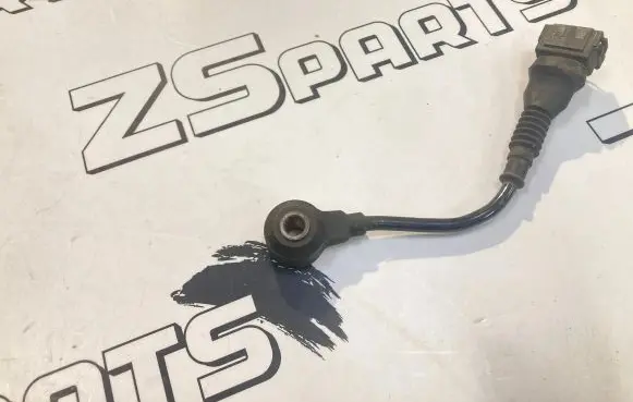 BMW 5 E34 Detonation knock sensor 1730029