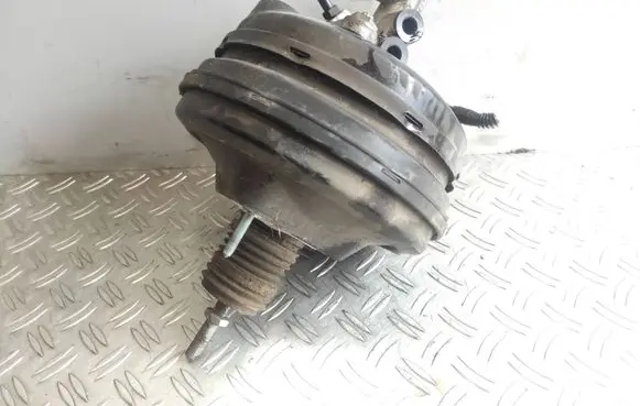 Audi A4 S4 B6 8E 8H Brake booster
