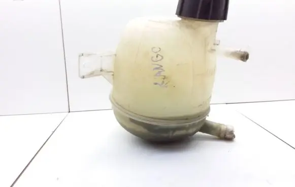Renault Kangoo I Coolant expansion tank/reservoir 8200686355