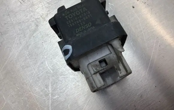 Toyota Corolla Verso AR10 Glow plug pre-heat relay 2861067010 1567000671