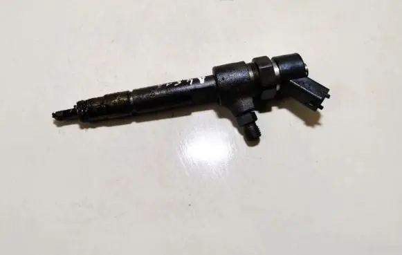Fuel injector