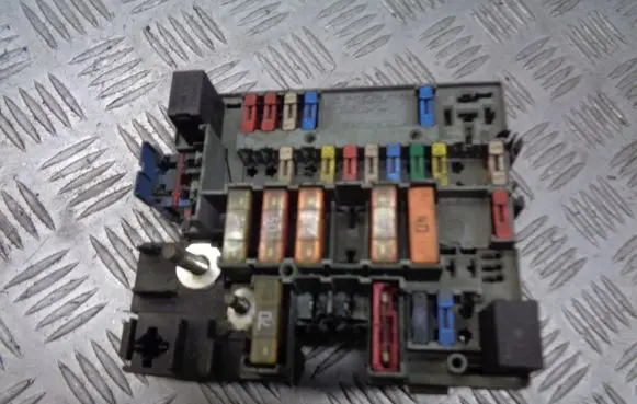 Citroen Xsara Picasso Fuse box cover 9628024480