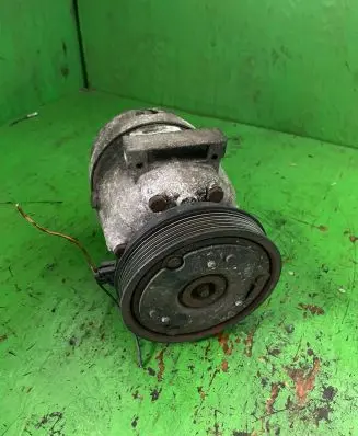 Renault Megane I Air conditioning (A/C) compressor (pump) 7701499859