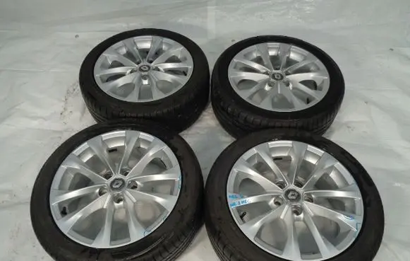 Renault Clio IV R17 alloy rim 