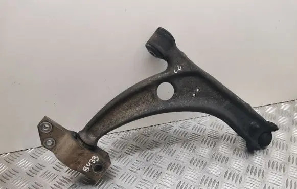 Volkswagen PASSAT B6 Front lower control arm/wishbone 3C0407153B