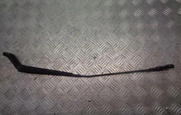 Peugeot 407 Front wiper blade arm