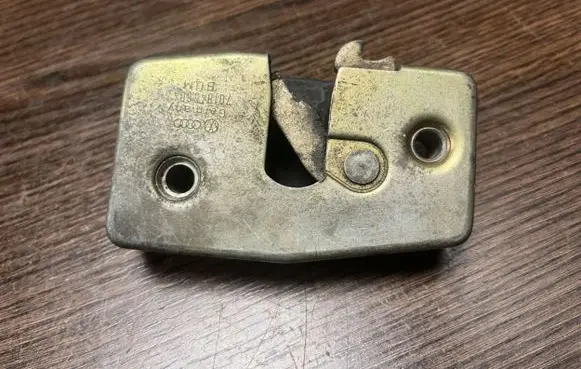 Volkswagen Transporter - Caravelle T4 Sliding door lock 701843604A 701843604