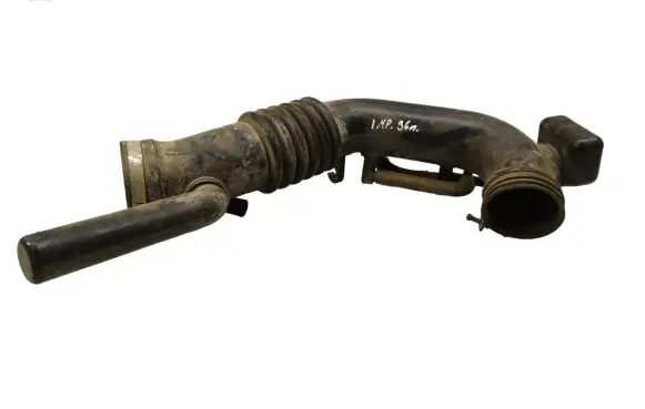 Subaru Impreza I Air intake hose/pipe
