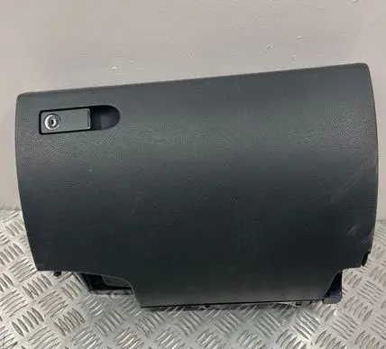 Mercedes-Benz C W204 Glove box A2046800091 20080313T582