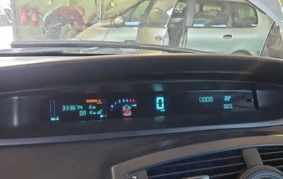Speedometer (instrument cluster)