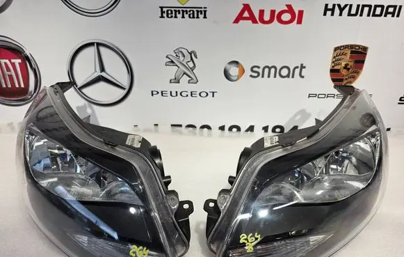 Ford Focus Headlights/headlamps set BM5113W029CH BM5113W030CH
