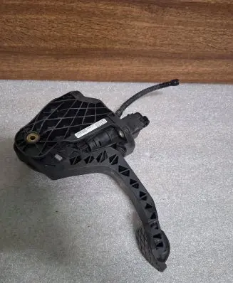 Volkswagen PASSAT B6 Clutch pedal 3C1721059AC 390062403 ZD09012007