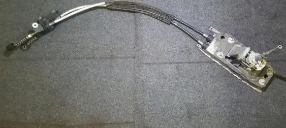 Volkswagen Golf V Gear shift cable linkage 1K0711266AA