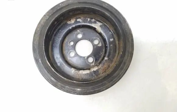 Volkswagen Touran III Crankshaft pulley 03G105243
