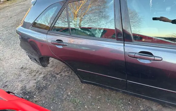 Lexus IS 200-300 Rear door 6700353030
