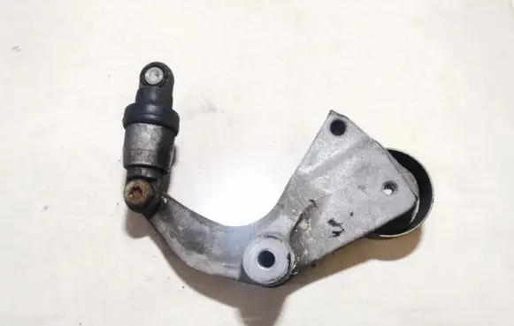 Honda CR-V Generator/alternator belt tensioner