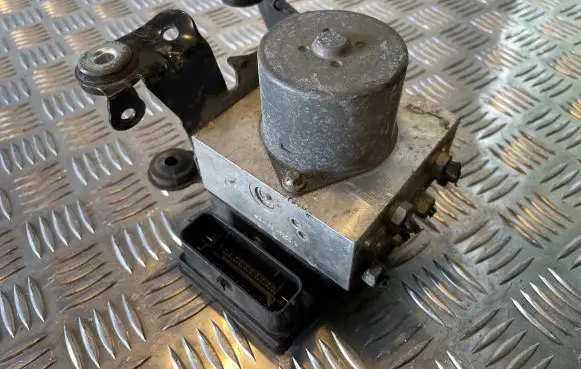 Ford Mondeo MK IV ABS Pump 8G912C405AB 16565704 54085037A