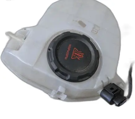 Volkswagen T-Roc Coolant expansion tank/reservoir 5WA121407F