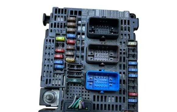 Peugeot 508 BSM Control unit 9674921980