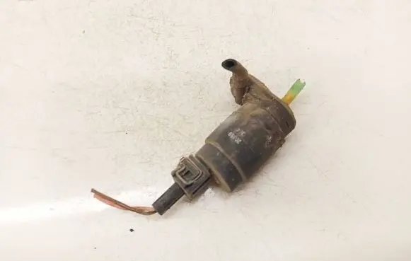 Nissan Primera Windscreen/windshield washer pump 20859