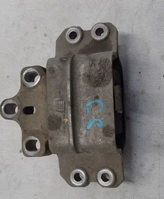 Engine mount bracket