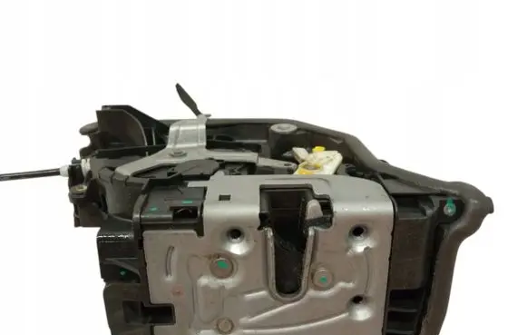 BMW X5 F15 Front door lock 736278401